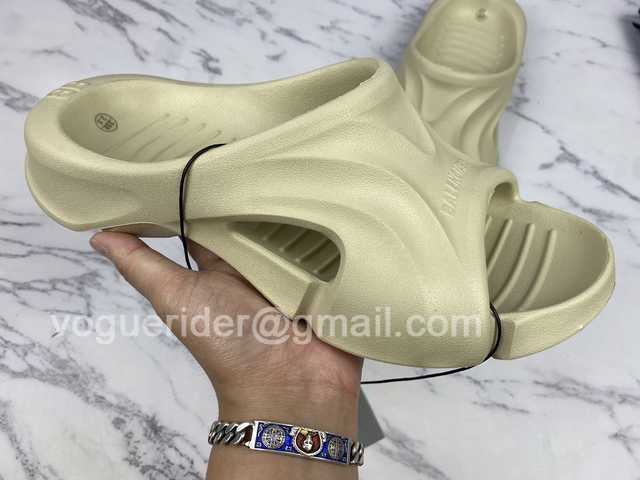 Balenciaga Mold Thong EVA Balenciaga Mold Thong EVA