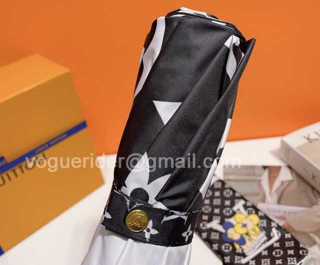 UM10004 LV UM10004 LV