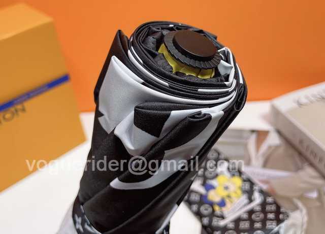 UM10004 LV UM10004 LV