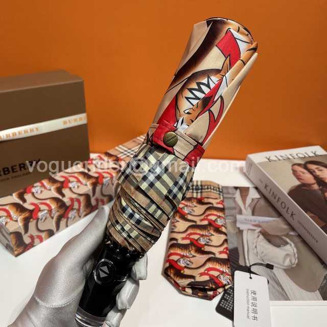 UM10011 Burberry UM10011 Burberry
