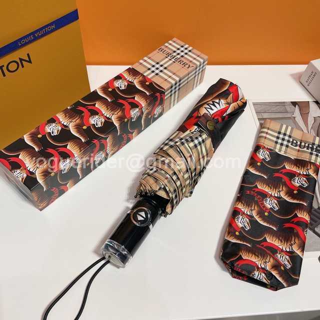 UM10011 Burberry UM10011 Burberry