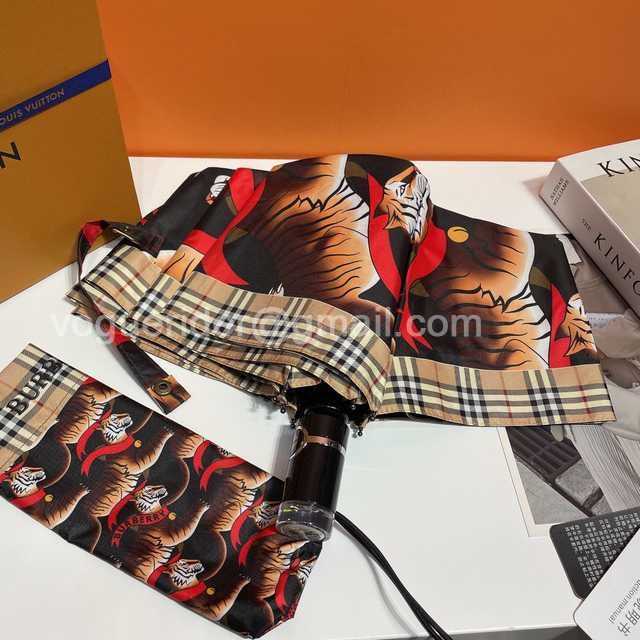UM10011 Burberry UM10011 Burberry