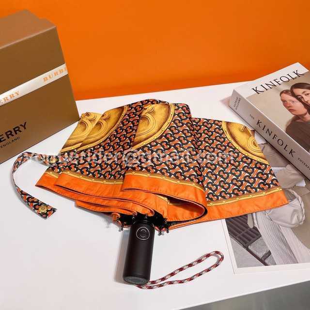 UM10026 Burberry UM10026 Burberry