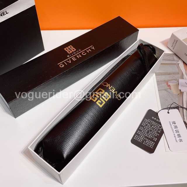 UM10028 Givenchy UM10028 Givenchy