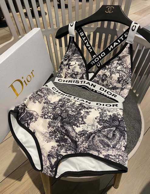 WE10032 Dior