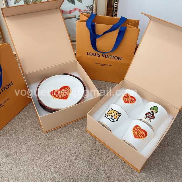 DE10002 LV x Nigo dishes DE10002 LV x Nigo dishes