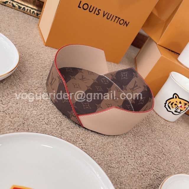 DE10002 LV x Nigo dishes DE10002 LV x Nigo dishes