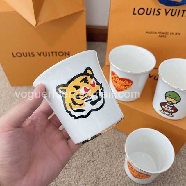 DE10002 LV x Nigo dishes DE10002 LV x Nigo dishes