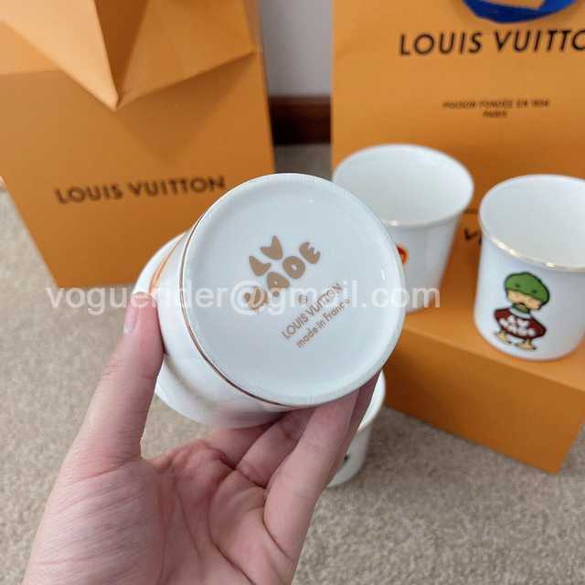 DE10002 LV x Nigo dishes DE10002 LV x Nigo dishes