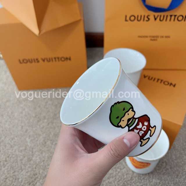 DE10002 LV x Nigo dishes DE10002 LV x Nigo dishes