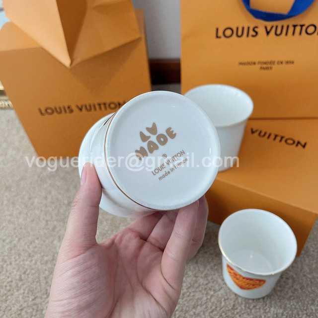 DE10002 LV x Nigo dishes DE10002 LV x Nigo dishes