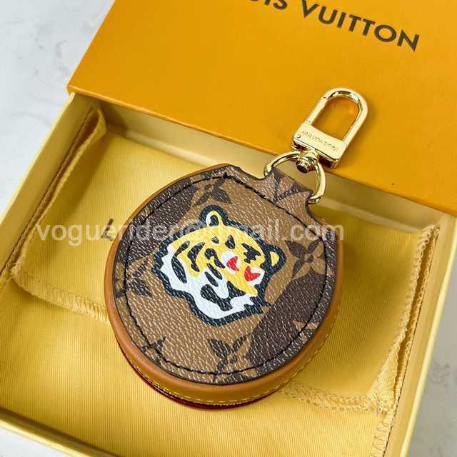 DE10007 LV Earphone Bag DE10007 LV Earphone Bag