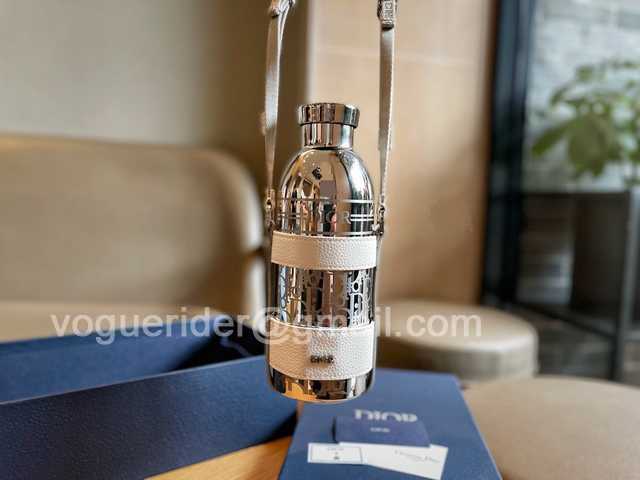 DE10008 Dior Vacuum Bottle