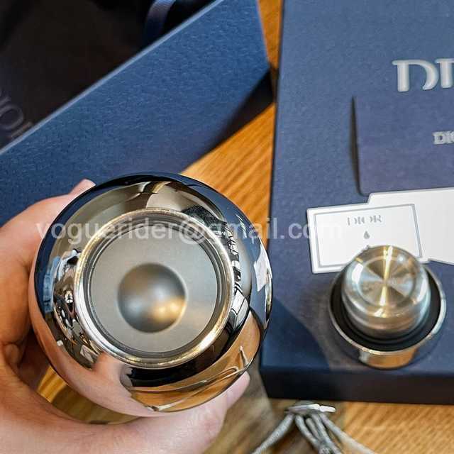 DE10008 Dior Vacuum Bottle