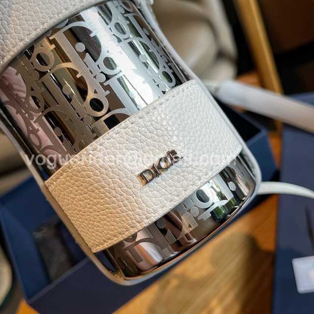 DE10008 Dior Vacuum Bottle