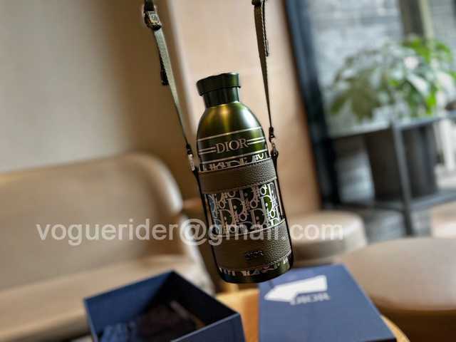 DE10008 Dior Vacuum Bottle