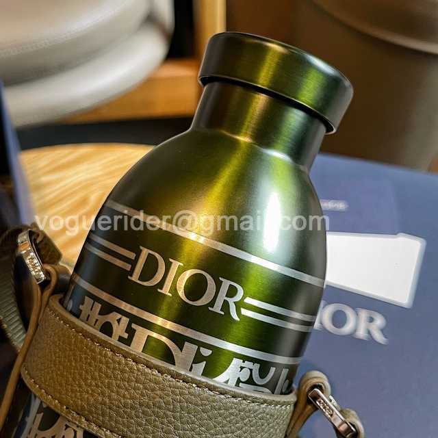DE10008 Dior Vacuum Bottle