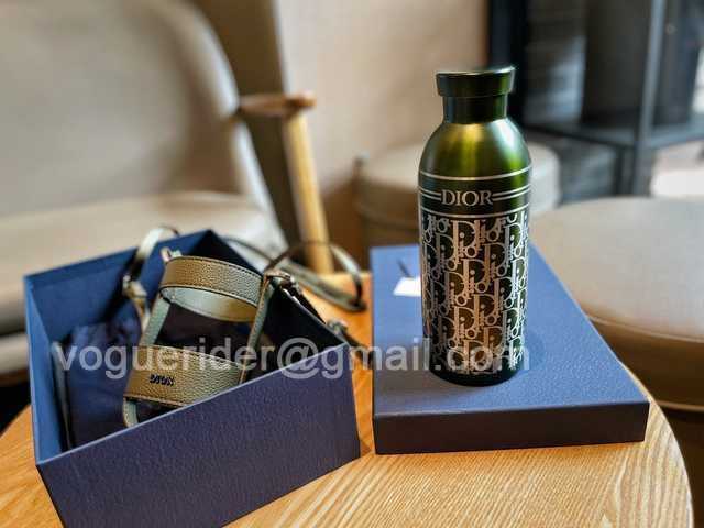DE10008 Dior Vacuum Bottle