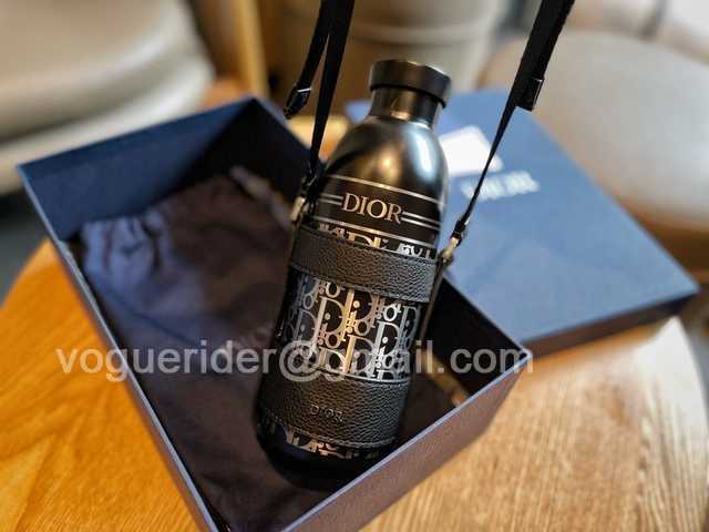 DE10008 Dior Vacuum Bottle