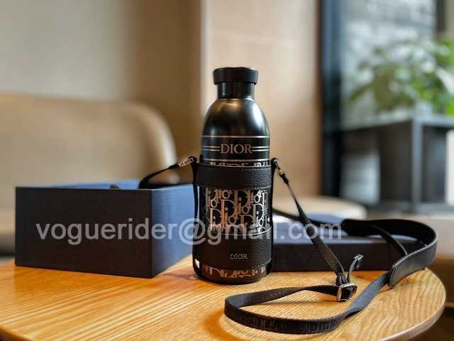 DE10008 Dior Vacuum Bottle