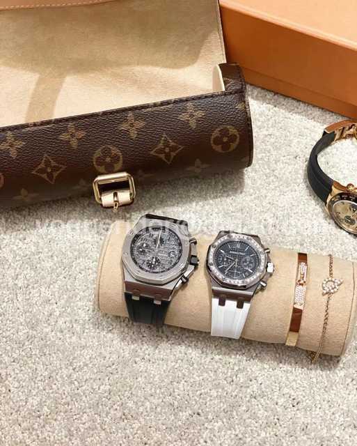 DE10009 LV Watch Case DE10009 LV Watch Case