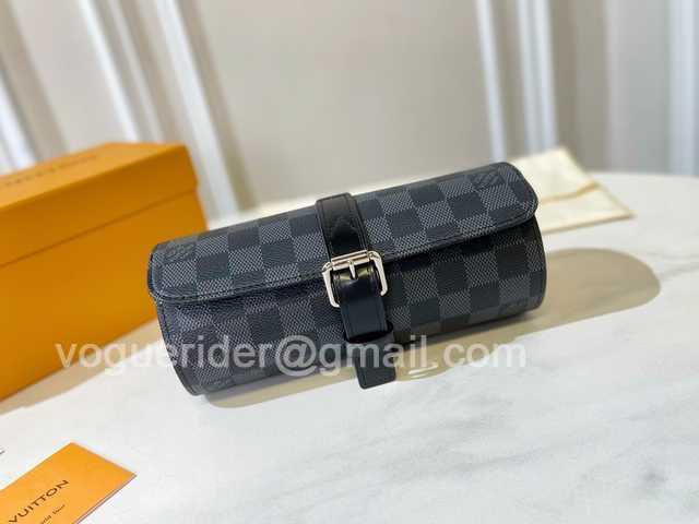 DE10009 LV Watch Case DE10009 LV Watch Case