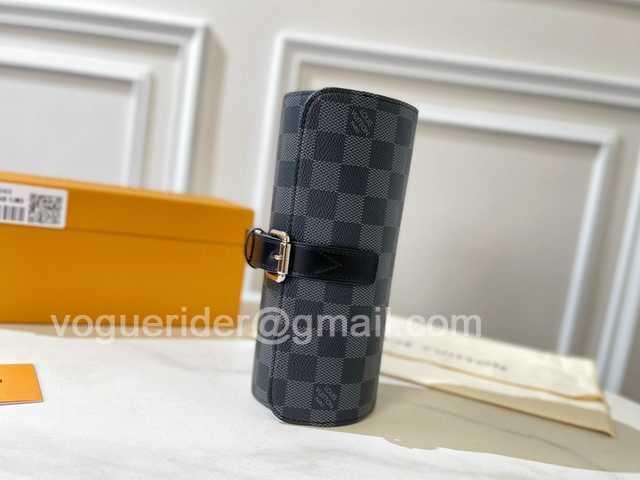 DE10009 LV Watch Case DE10009 LV Watch Case