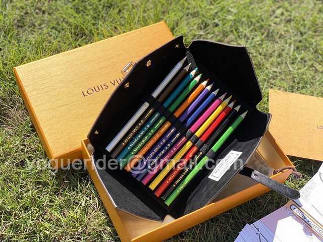 DE10011 LV color pencils suit DE10011 LV color pencils suit