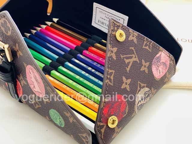 DE10011 LV color pencils suit DE10011 LV color pencils suit