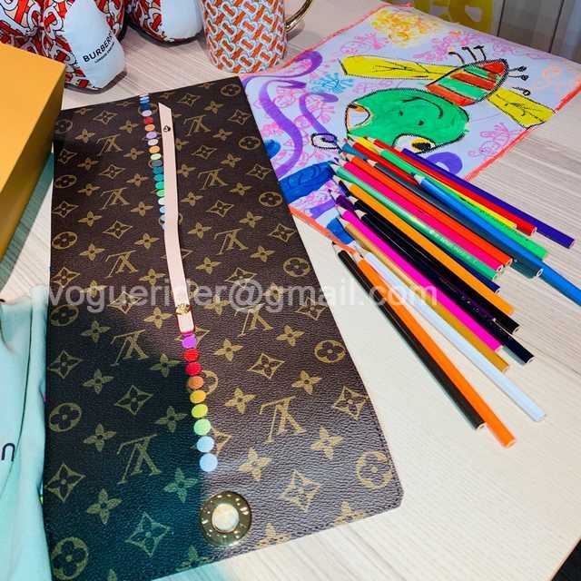 DE10012 LV color pencils suit DE10012 LV color pencils suit