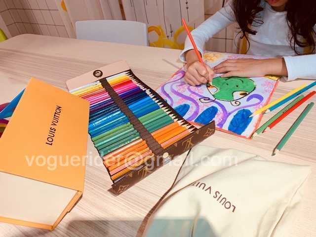 DE10012 LV color pencils suit DE10012 LV color pencils suit