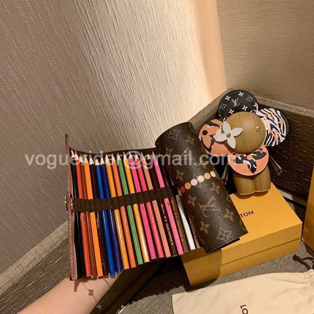 DE10012 LV color pencils suit DE10012 LV color pencils suit