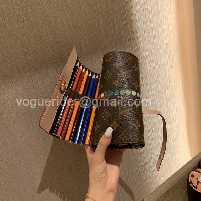 DE10012 LV color pencils suit DE10012 LV color pencils suit