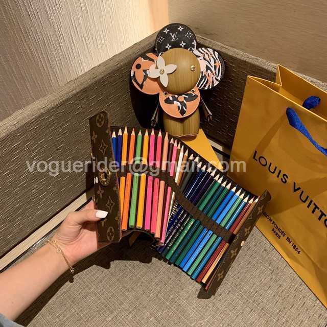 DE10012 LV color pencils suit DE10012 LV color pencils suit