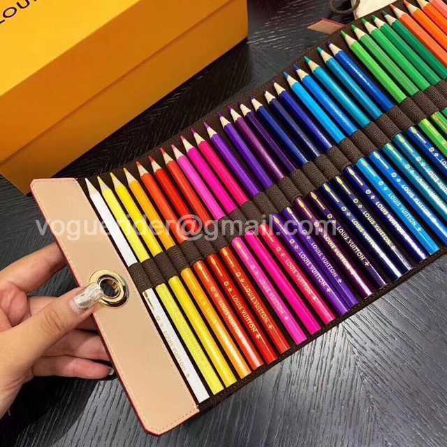 DE10012 LV color pencils suit DE10012 LV color pencils suit