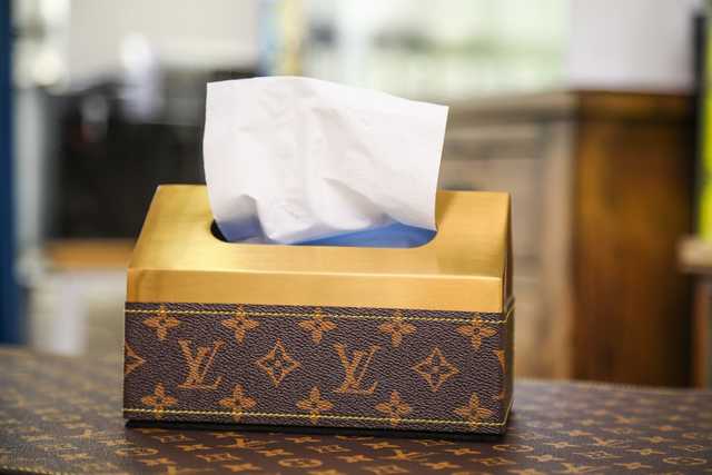 DE10017 LV tissue box