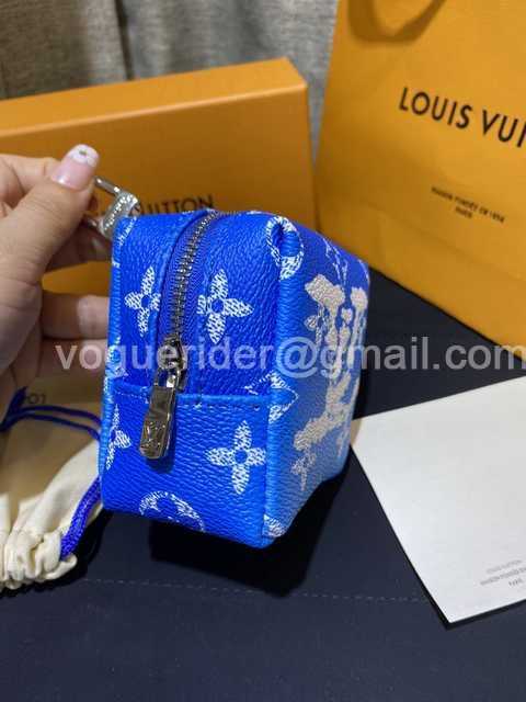DE10018 LV Hangings/Wallet DE10018 LV Hangings/Wallet