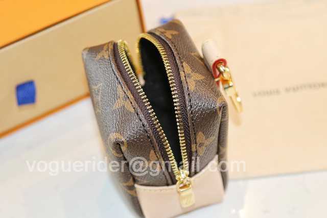 DE10018 LV Hangings/Wallet DE10018 LV Hangings/Wallet