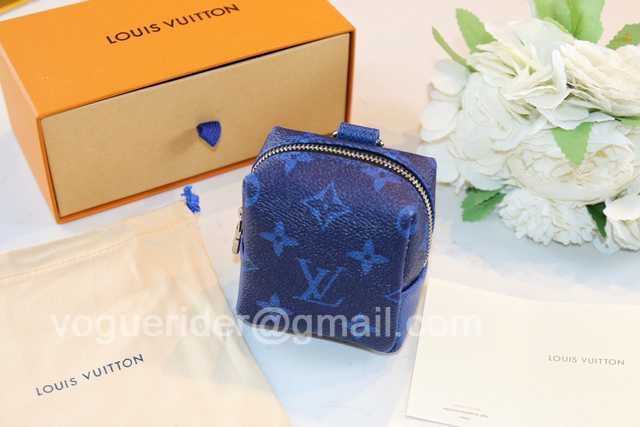 DE10018 LV Hangings/Wallet DE10018 LV Hangings/Wallet