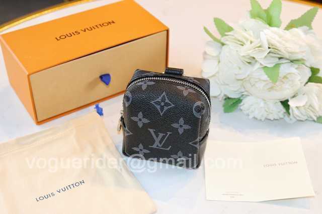 DE10018 LV Hangings/Wallet DE10018 LV Hangings/Wallet