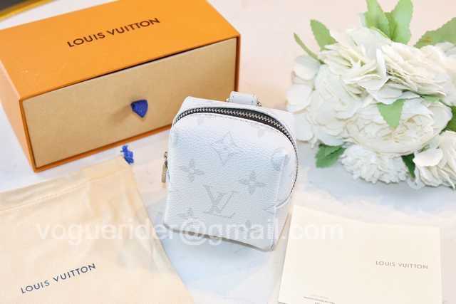 DE10018 LV Hangings/Wallet DE10018 LV Hangings/Wallet