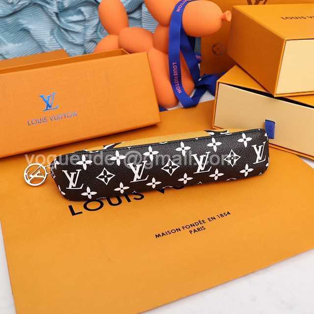 DE10019 LV Pencil Case DE10019 LV Pencil Case
