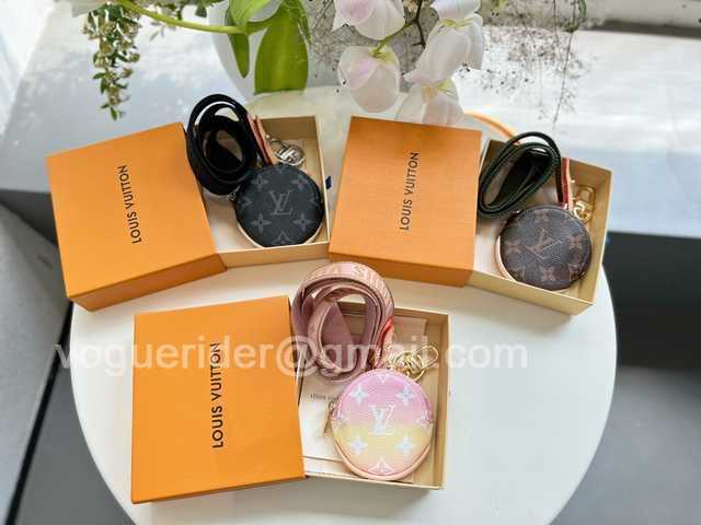 DE10022 LV Hangings/Wallet DE10022 LV Hangings/Wallet