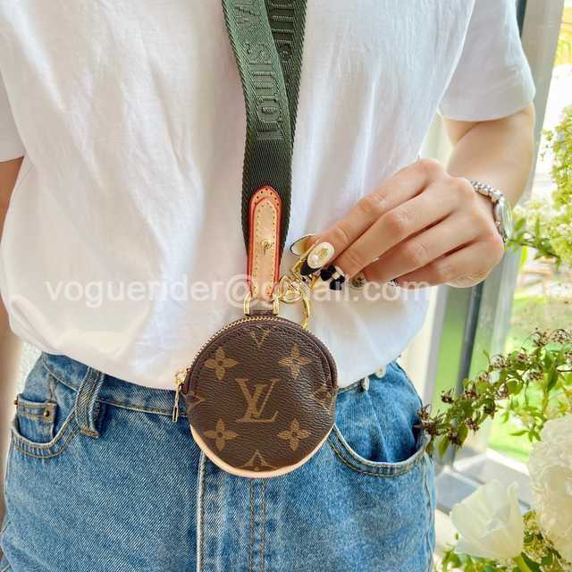 DE10022 LV Hangings/Wallet DE10022 LV Hangings/Wallet