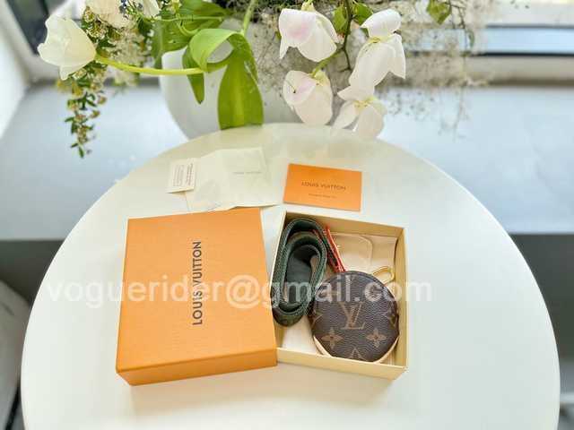 DE10022 LV Hangings/Wallet DE10022 LV Hangings/Wallet
