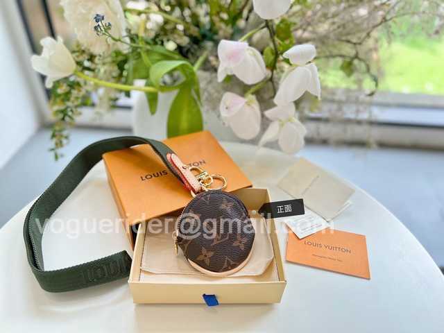 DE10022 LV Hangings/Wallet DE10022 LV Hangings/Wallet