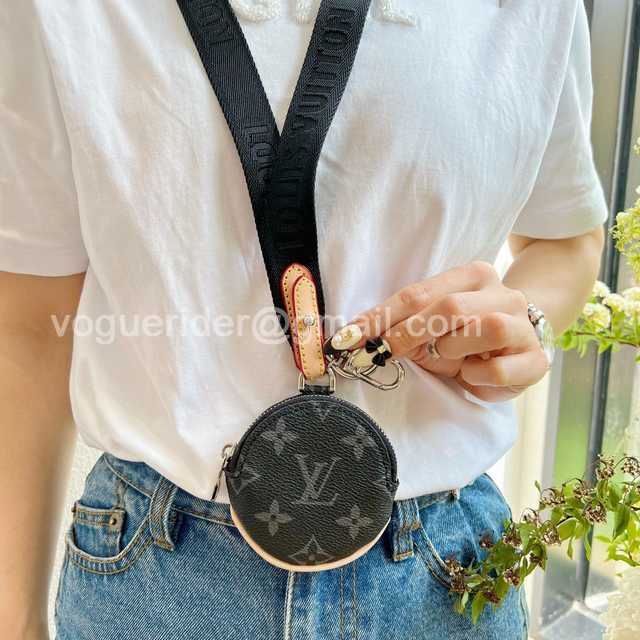 DE10022 LV Hangings/Wallet DE10022 LV Hangings/Wallet