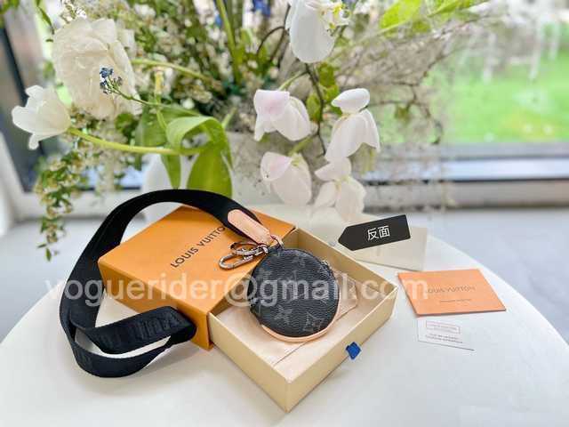 DE10022 LV Hangings/Wallet DE10022 LV Hangings/Wallet