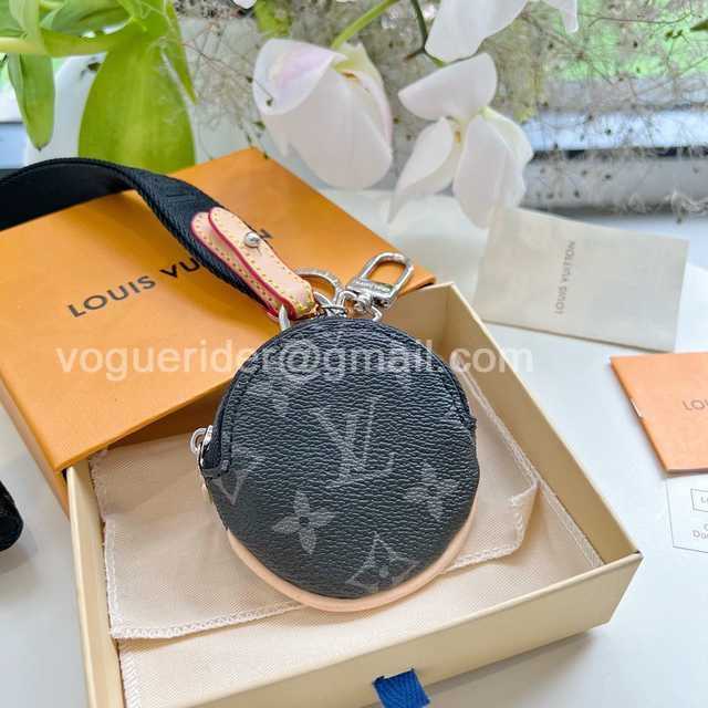 DE10022 LV Hangings/Wallet DE10022 LV Hangings/Wallet