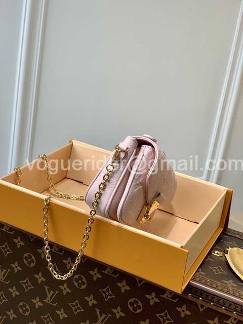 DE10023 LV Chain Bag DE10023 LV Chain Bag